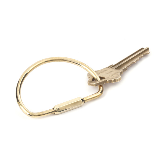 llavero-latón-semicírculo-kikkerland-betinashop_alz